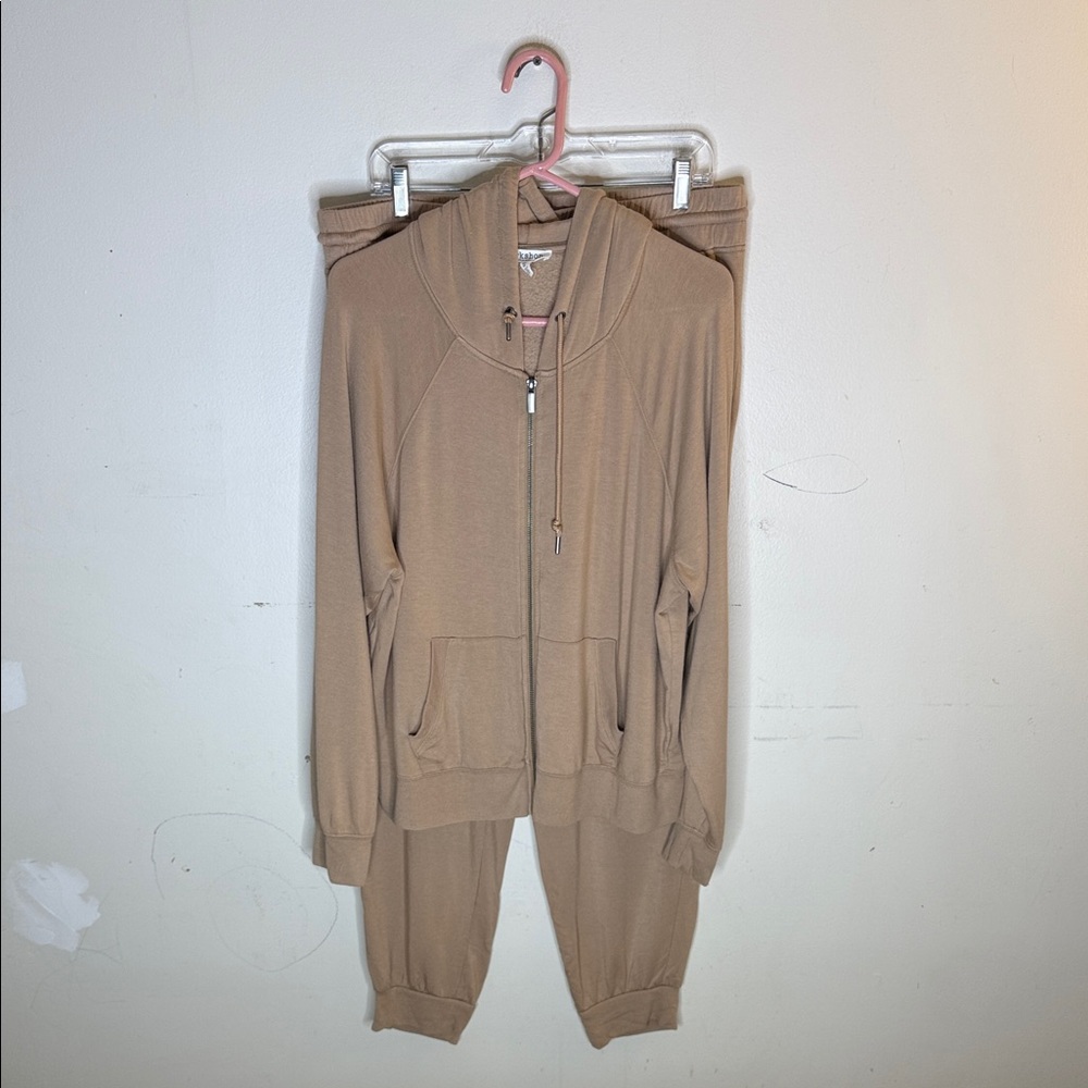 Workshop Republic Clothing Tan Hoodie and Sweatpants Set Size Large